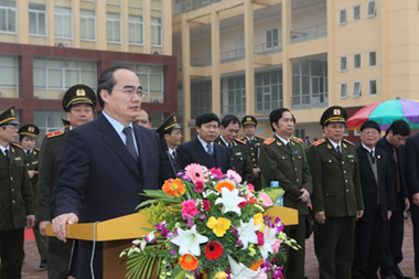 Phó Thủ tướng Nguyễn Thiện Nhân thăm Đại học Kỹ thuật – Hậu cần Công an nhân dân